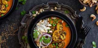 Creamy Cashew Nut & Mushroom Curry Creamy Cashew Nut & Mushroom Curry
