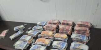 More than R400 000 in cash confiscated at Oshoek Border Post More than R400 000 in cash confiscated at Oshoek Border Post