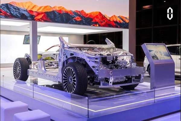 From Factory Floor to Auto Show: The “Eurasian Tour with AITO” Convoy Arrives in Paris From Factory Floor to Auto Show: The “Eurasian Tour with AITO” Convoy Arrives in Paris