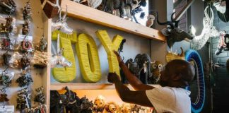 Local crafters infuse the spirit of African creativity into the festive season, showcasing their talents to the world Celebrating the crafters who bring the V&A Waterfront to life this festive season