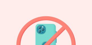 INTENTIONAL DISCONNECT: REDISCOVER THE JOY OF BEING PRESENT ON HOLIDAY