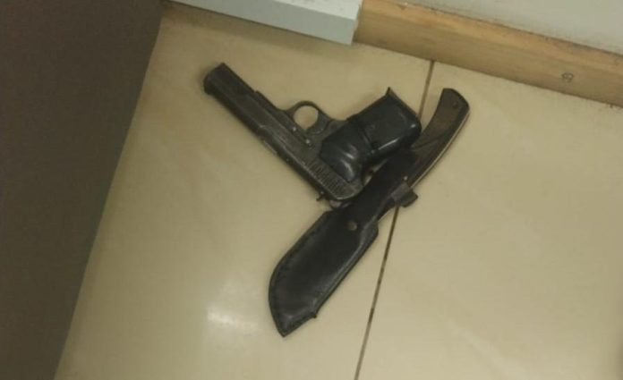 Jeffreys Bay: Gunman nabbed trying to sneak into a barbershop
