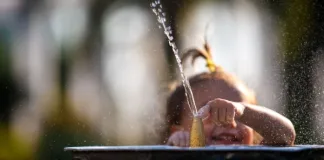 HYDRATING CHILDREN IN SUMMER – Tips to thrive under the South African sun HYDRATING CHILDREN IN SUMMER – Tips to thrive under the South African sun