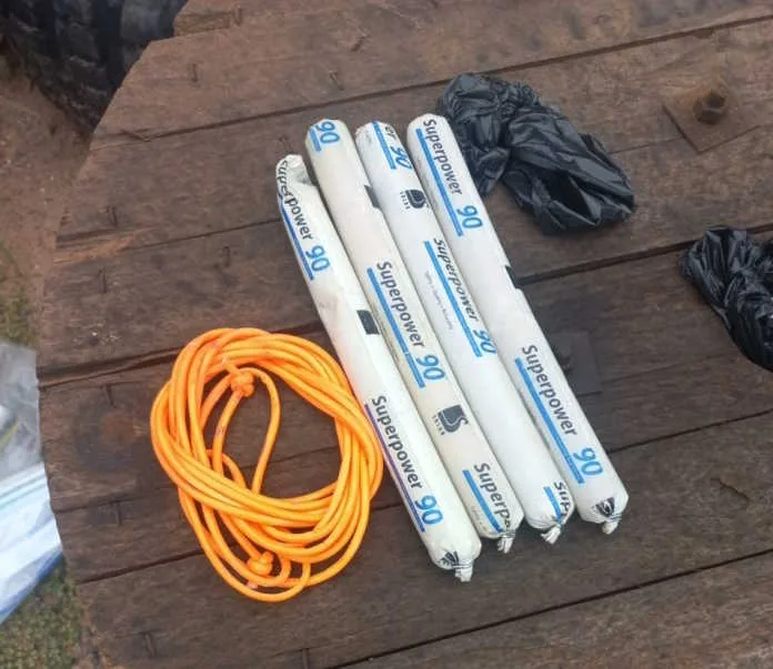 saps-20250204-1a Vala Umgodi team recovers explosives