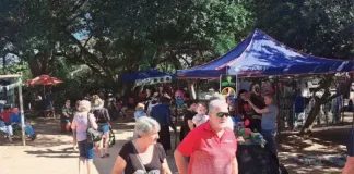 Live music, great stalls, and family fun at Crocworld Craft Market!