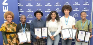 Engen awards 131 bursaries as Engen Maths & Science School matrics achieve record 98% pass rate Engen Education Manager Phelokazi Nondanyana with CSI Manager Olwethu Mdabula and top learner bursary recipients from CPUT and Mazomthombo Centres
