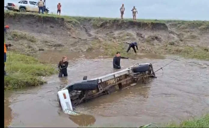 saps-20250303-14 Eight bodies retrieved after vehicle swept into a stream