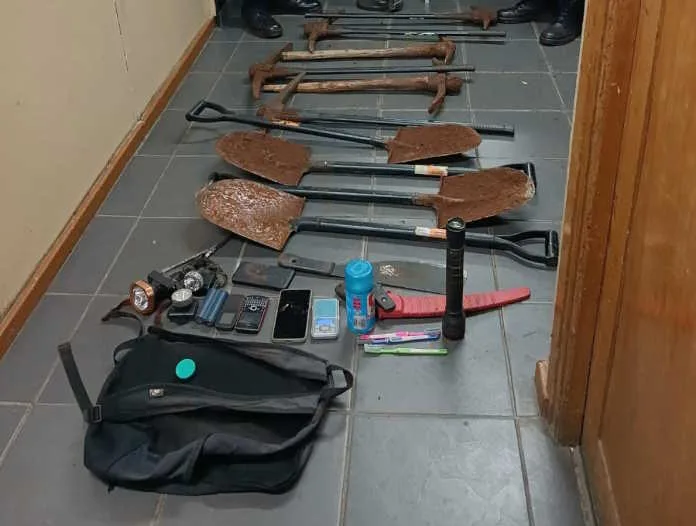 saps-20250304-14 Recovery of illegal mining equipment at Westenburg station precinct