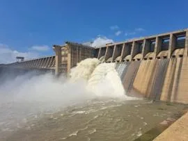 Vaal Dam sluice gate open