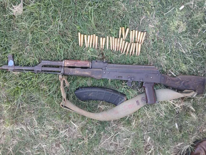 1000097098 Two suspects arrested for possession of unlicensed AK47 rifles
