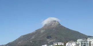 Hiker dies after collapsing on Lion’s Head, Cape Town Hiker dies after collapsing on Lion's Head, Cape Town