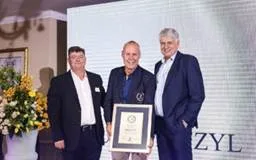Umvuzo Health Turns 21: The Disruptor Medical Scheme That Defied the Market and Built a Healthcare Model That Works L to R: Jan Joubert, co-founder of Umvuzo Health; Hugo Van Zyl, Principal Officer of Umvuzo Health; and Heinrich Rix, CEO of the Rx Group of Companies and co-founder of Umvuzo Health.