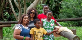Treat mom with a Sunday lunch buffet and discounted Crocworld entrance this Mother’s Day! Treat mom with a Sunday lunch buffet and discounted Crocworld entrance this Mother’s Day!