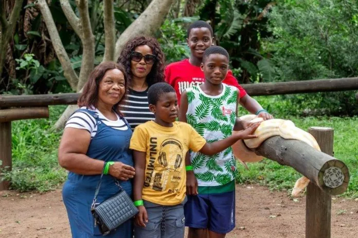 Treat mom with a Sunday lunch buffet and discounted Crocworld entrance this Mother’s Day!