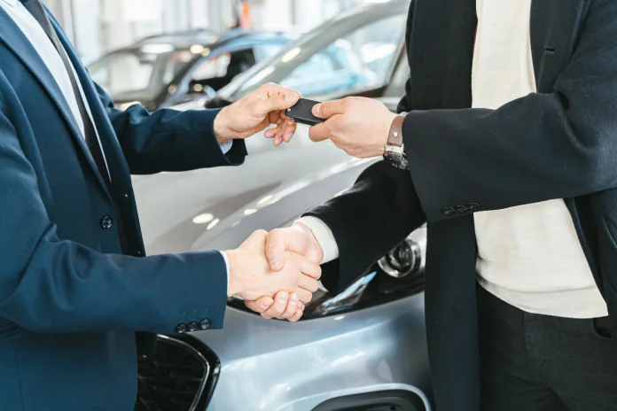 Car-Sales Keeping up in 2025 - what the latest AutoTrader data says about staying competitive in the automotive retail space