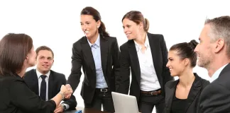 The New ROI of Recognition: Why Investing in Your People Pays Off (Even When Budgets Are Tight)