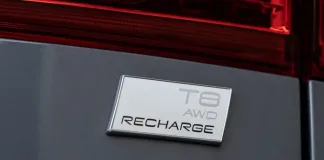 Bridging the gap to electrification: Understanding the difference between hybrid and plug-in hybrid vehicles Bridging the gap to electrification: Understanding the difference between hybrid and plug-in hybrid vehicles