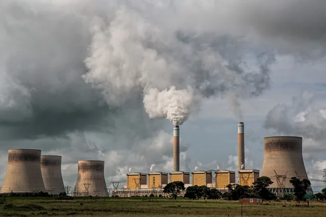 power-station-374097_640 South Africa’s shift from coal to renewables: how it’s going