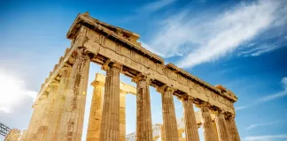 5 Reasons Greece Should Be Your Next Holiday Destination