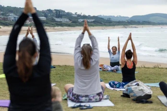 606A7965 Beach Yoga with Lauren Lewin
