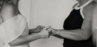 YOUR BIG DAY, MOM’S BIG ROLE: HOW TO STRIKE THE BALANCE