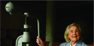 Iconic Centenarian Strikes Gold Medallion Commemorating 100 years of South Africa’s Pinotage Madame May Eliane de Lencquesaing