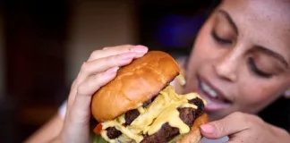 Santi’s Bar and Grill