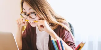 Why More Students Are Choosing eTutorWorld Over Traditional Tutoring in 2025 Why More Students Are Choosing eTutorWorld Over Traditional Tutoring