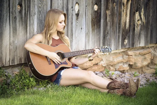 woman-1139397_640 Sam Ash Warns Consumers of Online Fraud as Fake Guitar & Piano Sales Surge