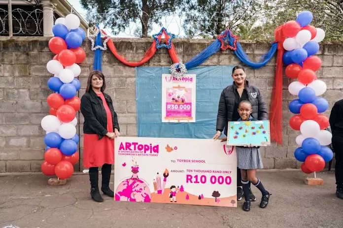 Principal-of-Toybox-School-Ms-Shaik-Liberty-Midlands-Mall-Marketing-Manager-Ronael-Seyambu-and-winner-of-Category-2-Anesu-Ngcobo-1024x683 Principal of Toybox School Ms Shaik, Liberty Midlands Mall Marketing Manager Ronael Seyambu and winner of Category 2 Anesu Ngcobo