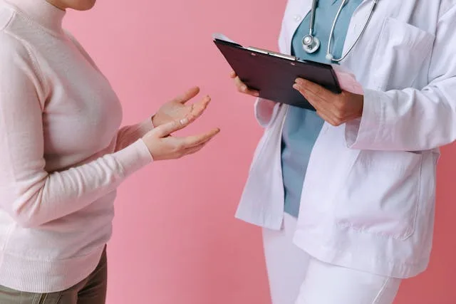Understanding-Molluscum-and-Folliculitis Understanding Molluscum and Folliculitis