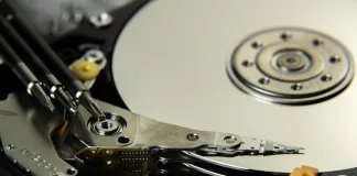 Understanding Data Recovery: HDDs vs SSDs.