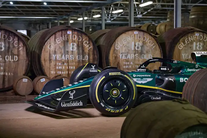 GLENFIDDICH AND ASTON MARTIN FORMULA ONE® ACCELERATE A NEW ERA OF LUXURY IN SOUTH AFRICA GLENFIDDICH AND ASTON MARTIN FORMULA ONE® ACCELERATE A NEW ERA OF LUXURY IN SOUTH AFRICA
