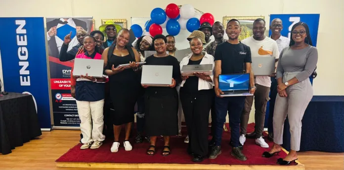 Front row (left to right): Learners Vaneciah Nompumelelo Mahlangu, Keitumetsi Mputle, Linah Mahlangu, Andile Buthelezi, and Buyani Zulu. Back row (left to right): Ronald Chauke, Engen’s Dee Mdeka with learners Nqobile Ngwenya, Nonhlanhla Maduna, Xoliswa Ndlovu, Ayanda Thebethe, Lizwi Mupisa, Xolani Masingwani, and Mfaniseni Ngxongo, with Trevor Buthelezi and Engen CSI Manager, Olwethu Mdabula