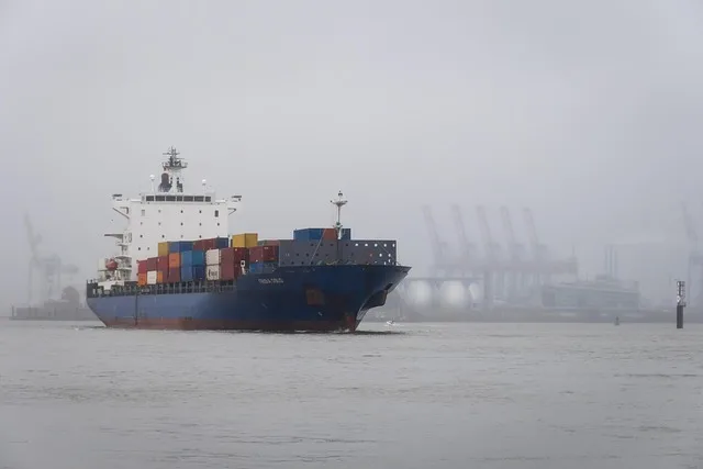 container-ship-3765876_640 CIPS Warns of Escalating Risk Amid Inflation, Port Chaos and Skills Dearth