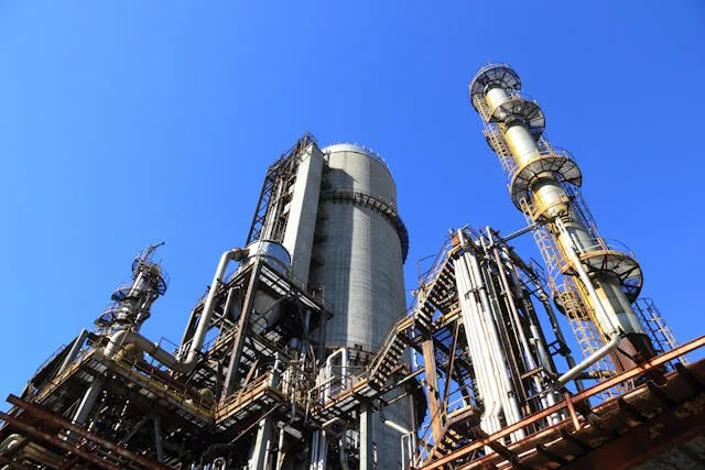 pexels-pixabay-257700 US-Russia Tensions Could Push Oil Prices to Unprecedented Highs, St Mary Capital Expert Reports