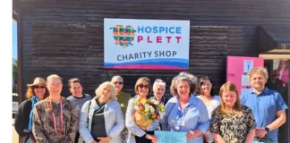 Plettenberg Bay Arts Association Donates R21,000 to Hospice Plett