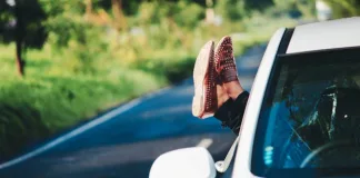 Local Agents Vs. National Companies: Who Finds Better Auto Insurance Rates?