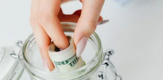 The Pros and Cons of 12 Month Term Deposits Compared to Longer Terms The Pros and Cons of 12 Month Term Deposits Compared to Longer Terms