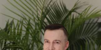 Dr Van Wyk Mostert