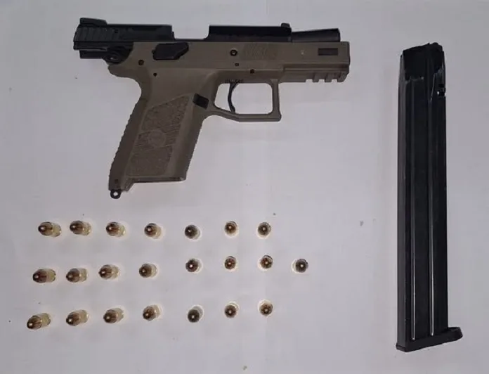 584523946_1264450055706632_373364430051726375_n Anti-Gang Unit Arrests Four, Seizes Illegal Firearms in Muizenberg Operation