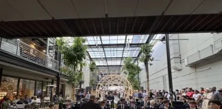 Live music and festive elegance at Cavendish Square this holiday