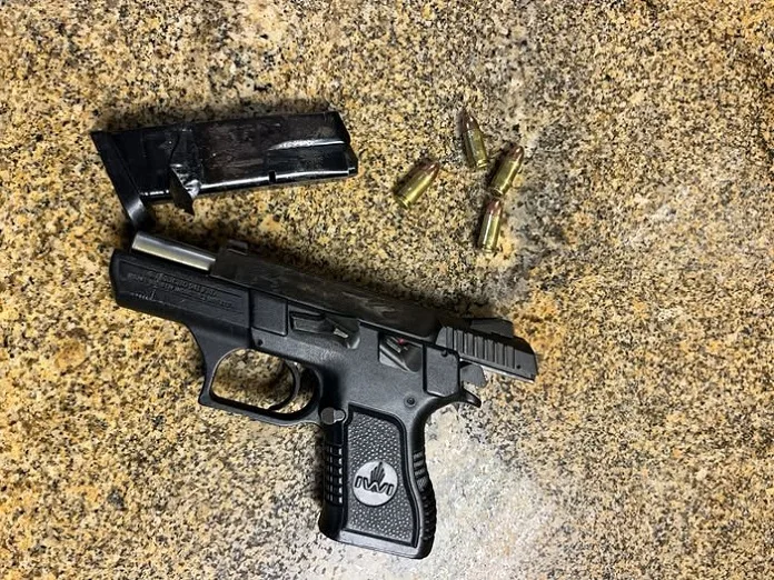 605632079_1292056669612637_3521088820906291230_n Police Arrest Suspect, Seize Illegal Firearm