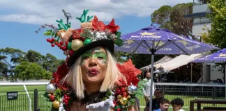 Hollywoodbets Kenilworth Comes Alive with Klopse Vibes and Racing Action at the Hollywoodbets Cape Guineas Hollywoodbets Kenilworth Comes Alive with Klopse Vibes and Racing Action at the Hollywoodbets Cape Guineas