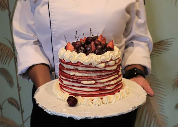 CHRISTMAS CREPE CAKE