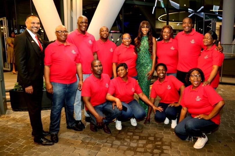 Time Square’s F&B manager Preshan Pillay (left) and our current Miss South Africa First Princess Luyanda Zuma, pictured with Time Square’s choir made up of talented employees