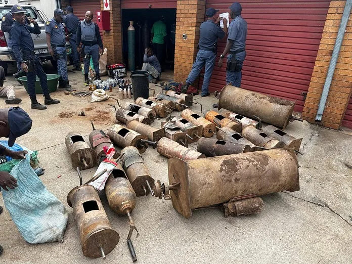 637647404_1337773055040998_9129346424317595838_n Five Arrested in Anti-Illegal Mining Operation