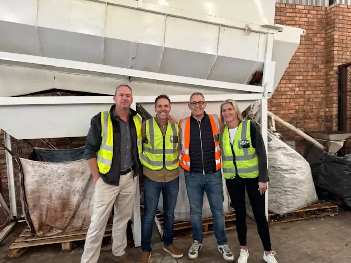 NESPRESSO PARTNERS WITH RAM HAND-TO-HAND COURIERS TO EXPAND CAPSULE RECYCLING COLLECTIONS IN SOUTH AFRICA NESPRESSO PARTNERS WITH RAM HAND-TO-HAND COURIERS TO EXPAND CAPSULE RECYCLING COLLECTIONS IN SOUTH AFRICA