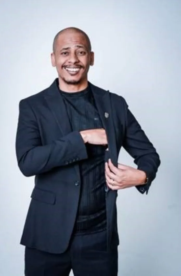 flamingo-virgil-prins-3-1 WHAT’S ON? Kimberley, brace yourself, Virgil Prins returns to make you laugh until you cry