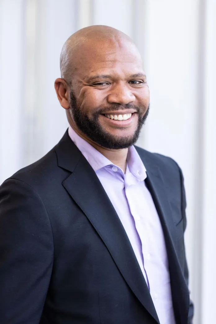 TekoMojaki-1536x2302-1 Teko Mojaki, Managing Director of Spinnaker Support South Africa